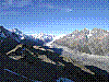 1679 - Hooker Valley (vorne links - Caroline Hut liegt bereits im Bergschatten).JPG